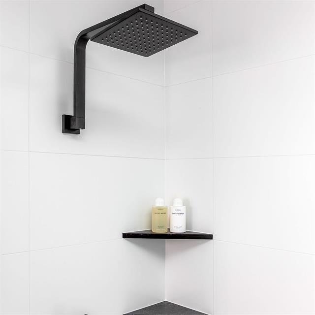 Opgeleverde badkamer met inbouwnis en vloerverwarming